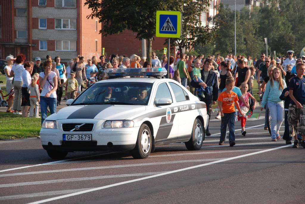 Šodien, 28. augustā, notika svinīga atjaunotā Karostas tilta atklāšanas pasākums. Liepājnieki devās gājienā, klausījās kamermūzikas koncertu un skatījās brīvdabas kino. Tilta savienošanas procesā radās tehniskas kļūmes - to nevarēja...
Autors: "Rekurzeme", portāls