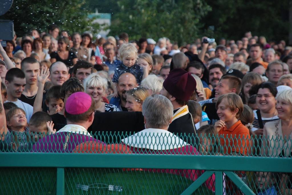 Šodien, 28. augustā, notika svinīga atjaunotā Karostas tilta atklāšanas pasākums. Liepājnieki devās gājienā, klausījās kamermūzikas koncertu un skatījās brīvdabas kino. Tilta savienošanas procesā radās tehniskas kļūmes - to nevarēja...
Autors: "Rekurzeme", portāls