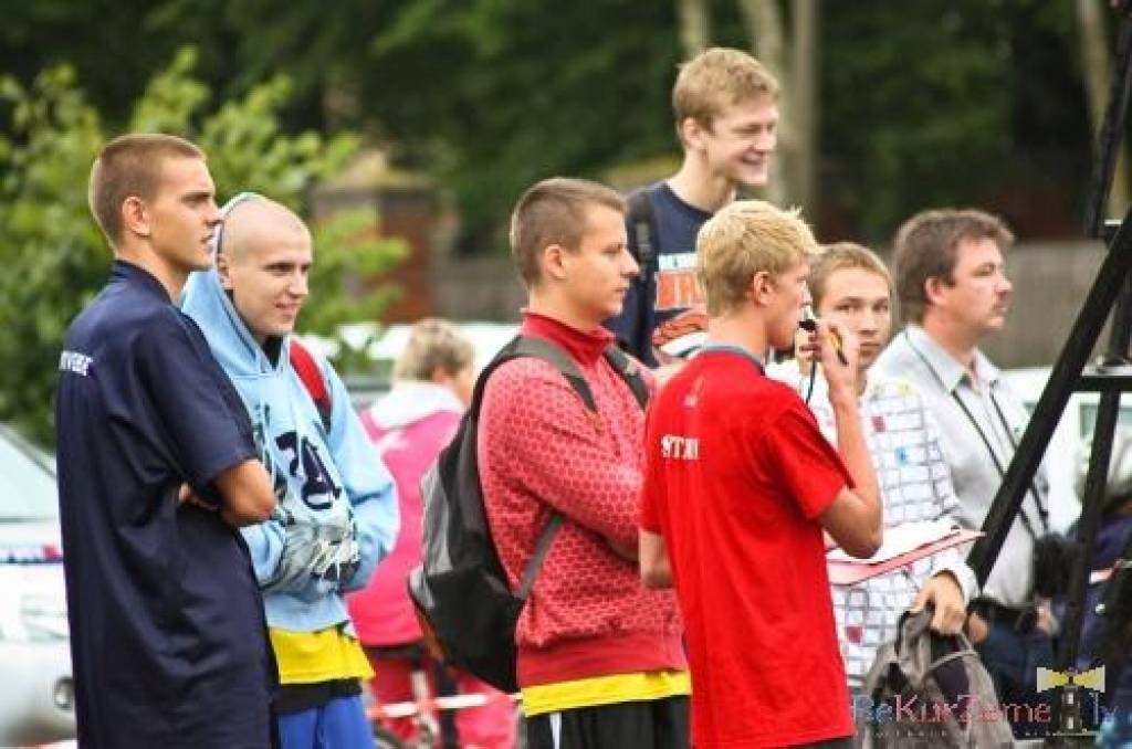 Pie tirdzniecības centra “Sala XL” Liepājā sestdien, 22. augustā, noslēdzās turnīrs “Vasaras ielu basketbols”. Tas kopumā notika četros posmos.
Autors: Uldis Dobelis