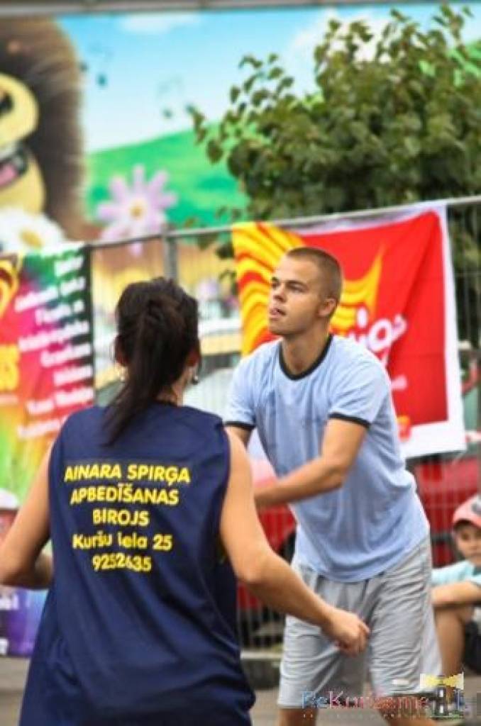 Pie tirdzniecības centra “Sala XL” Liepājā sestdien, 22. augustā, noslēdzās turnīrs “Vasaras ielu basketbols”. Tas kopumā notika četros posmos.
Autors: Uldis Dobelis