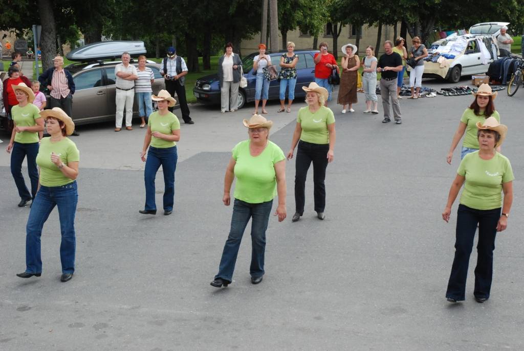 Ar plašu trīs dienu programmu nedēļas nogalē sevi pieteica Vērgales pagasta svētki. Vērgalnieki tos ar mīlestību bija radījuši paši sev un viens otram. Plašāk par svētkiem un tajos piedzīvoto lasiet rītdienas, 24.augusta, "Kursas Laikā"!
Autors: "Rekurzeme", portāls
