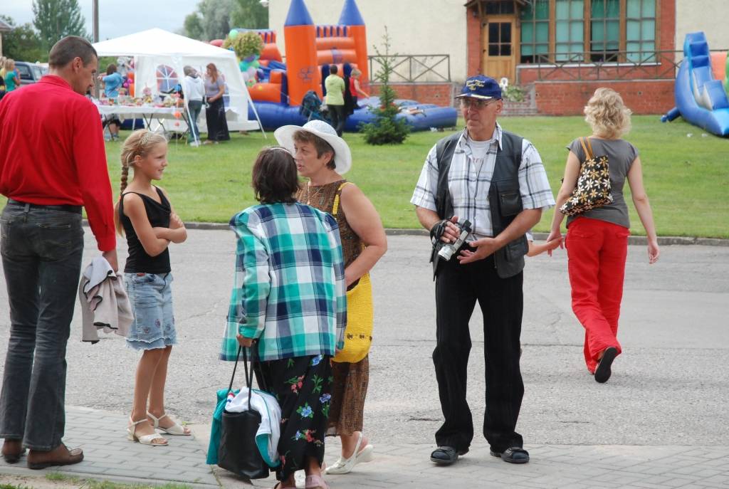 Ar plašu trīs dienu programmu nedēļas nogalē sevi pieteica Vērgales pagasta svētki. Vērgalnieki tos ar mīlestību bija radījuši paši sev un viens otram. Plašāk par svētkiem un tajos piedzīvoto lasiet rītdienas, 24.augusta, "Kursas Laikā"!
Autors: "Rekurzeme", portāls