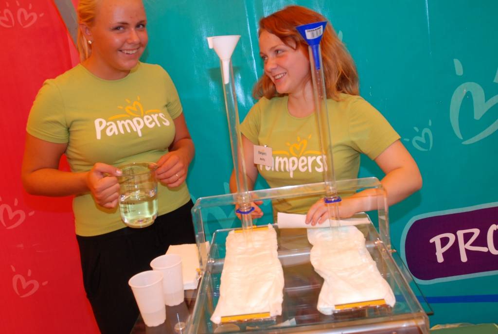 No šodienas, 21. augusta, līdz svētdienai, 23. augustam, Liepājā skvēriņā iepretim tirdzniecības centram "Ostmala" ikviens interesents var ielūkoties "Pampers" mājā. Mazuļu Attīstības akadēmija ikvienam sniedz iespēju iepazīt pasauli bērna...
Autors: "Rekurzeme", portāls