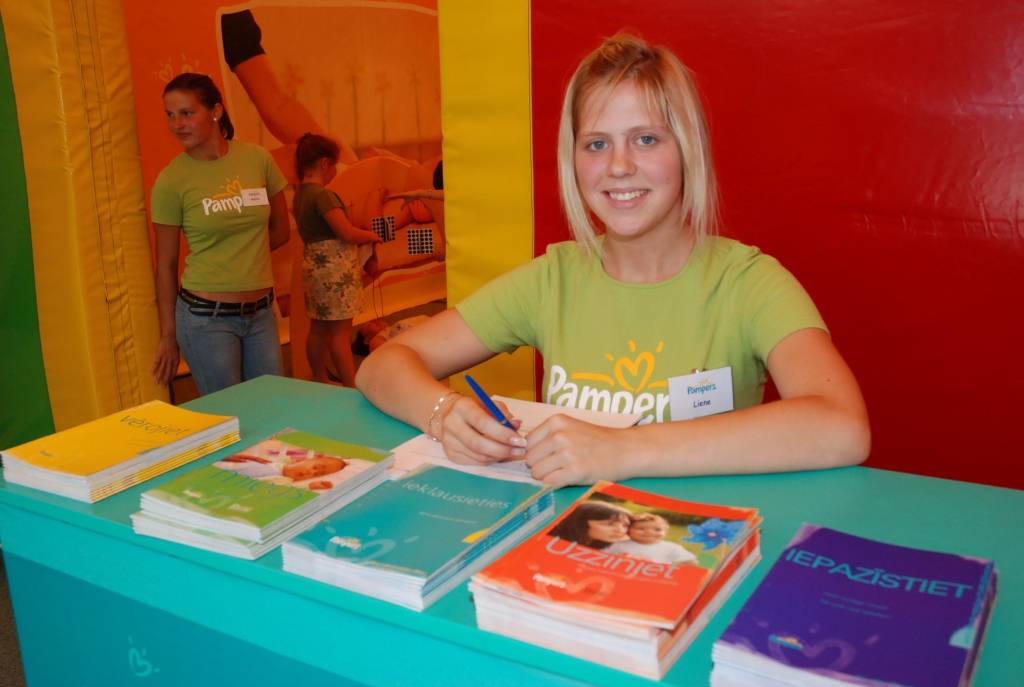 No šodienas, 21. augusta, līdz svētdienai, 23. augustam, Liepājā skvēriņā iepretim tirdzniecības centram "Ostmala" ikviens interesents var ielūkoties "Pampers" mājā. Mazuļu Attīstības akadēmija ikvienam sniedz iespēju iepazīt pasauli bērna...
Autors: "Rekurzeme", portāls