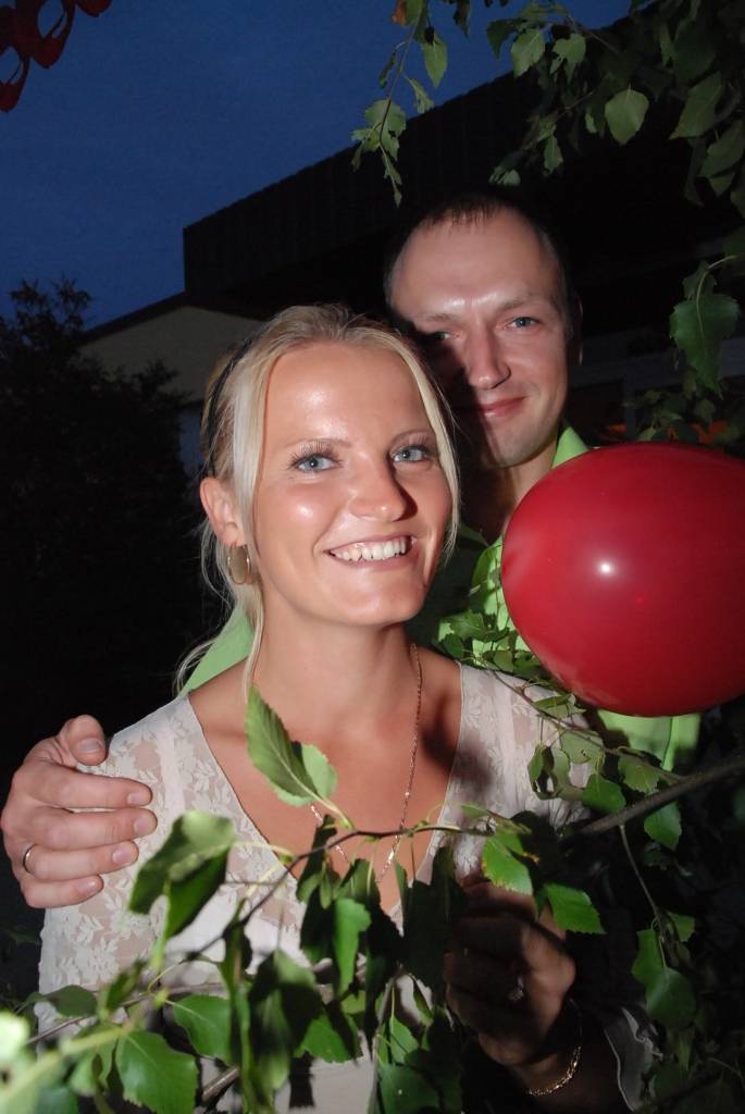 Tadaiķu kultūras nams sestdien, 15. augustā, pulcēja precētos pārus, viņu bērnus, radus un draugus. “Kāzu valsis” skanēja, neskatoties uz to, cik ilgi kopā nodzīvots. 