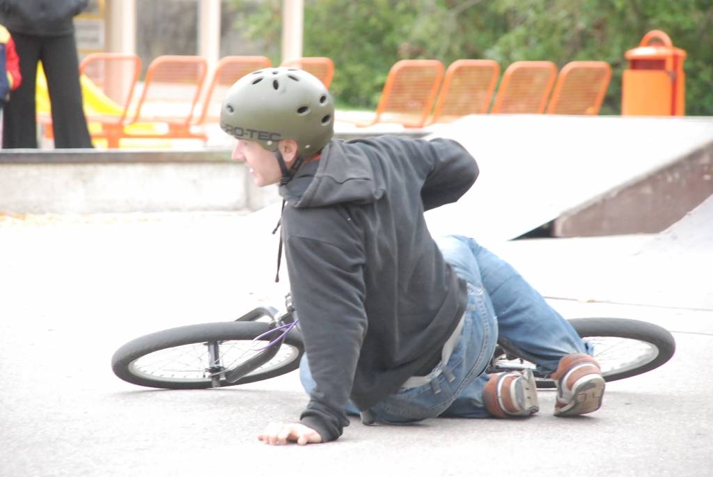 Otrdien, 22. septembrī, Jūrmalas parkā norisinājās pēdējais Eiropas Mobilitātes nedēļas pasākums Liepājā. Jūrmalas parkā velosipēdisti rādīja trikus.