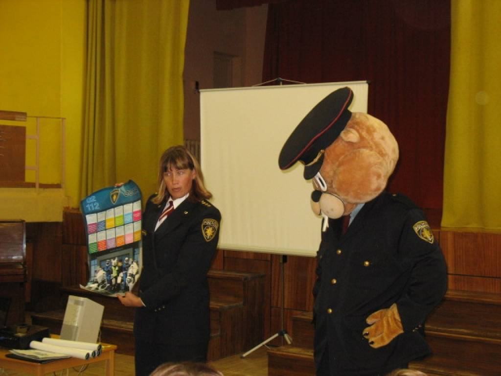 Valsts policijas Kurzemes reģiona pārvaldes rīkotās Drošības dienas pagājušajā nedēļā notika Durbes vidusskolā. 

Policijā informē, ka otrdien, 22. septembrī, pulksten 11 Drošības dienas norisināsies Liepājas internātpamatskolā. Piektdien,...