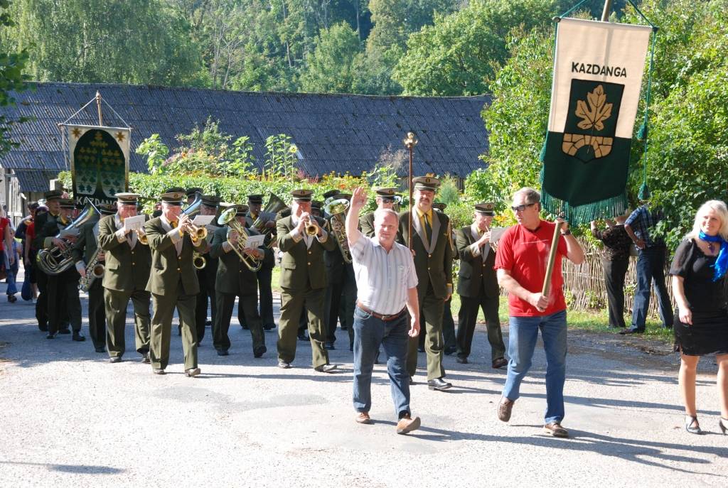Vakar, 5. septembrī, Kazdangā visas dienas garumā tika svinēti Parka svētki. Plašāku reportāžu lasiet rītdienas, 7. septembra, "Kursas Laikā"!