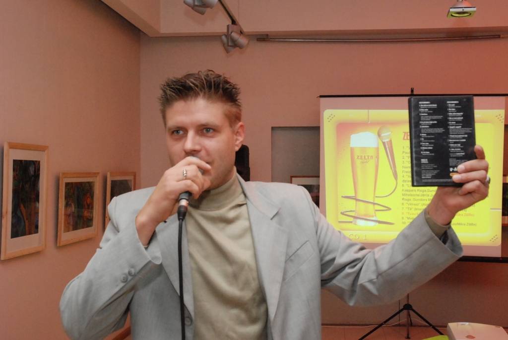 Sestdien, 24. oktobrī, uz rudenīgu šlāgerballi aicināja Liepājas latviešu biedrības nams. Šlāgerballē "Sirdspuksti rudenī" spēlēja grupa "Kokmuižas muzikanti" no Valmieras. Vakara gaitā klātesošos izklaidēja arī Liepājas teātra aktieris...
Autors: "Rekurzeme", portāls