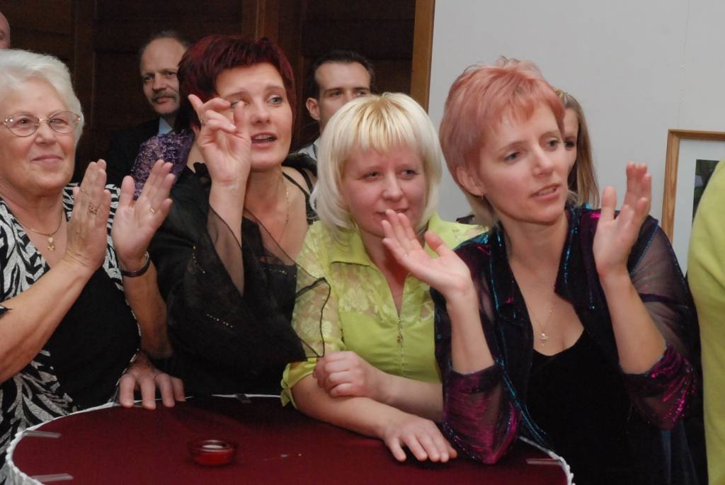 Sestdien, 24. oktobrī, uz rudenīgu šlāgerballi aicināja Liepājas latviešu biedrības nams. Šlāgerballē "Sirdspuksti rudenī" spēlēja grupa "Kokmuižas muzikanti" no Valmieras. Vakara gaitā klātesošos izklaidēja arī Liepājas teātra aktieris...
Autors: "Rekurzeme", portāls