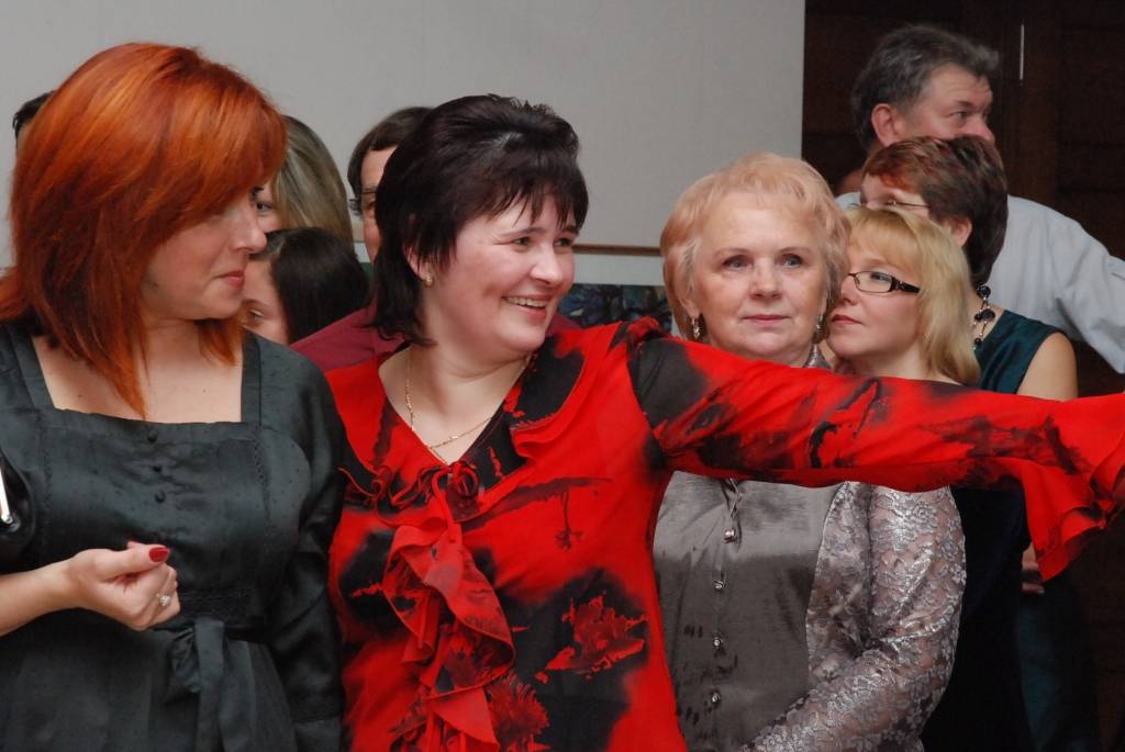 Sestdien, 24. oktobrī, uz rudenīgu šlāgerballi aicināja Liepājas latviešu biedrības nams. Šlāgerballē "Sirdspuksti rudenī" spēlēja grupa "Kokmuižas muzikanti" no Valmieras. Vakara gaitā klātesošos izklaidēja arī Liepājas teātra aktieris...
Autors: "Rekurzeme", portāls