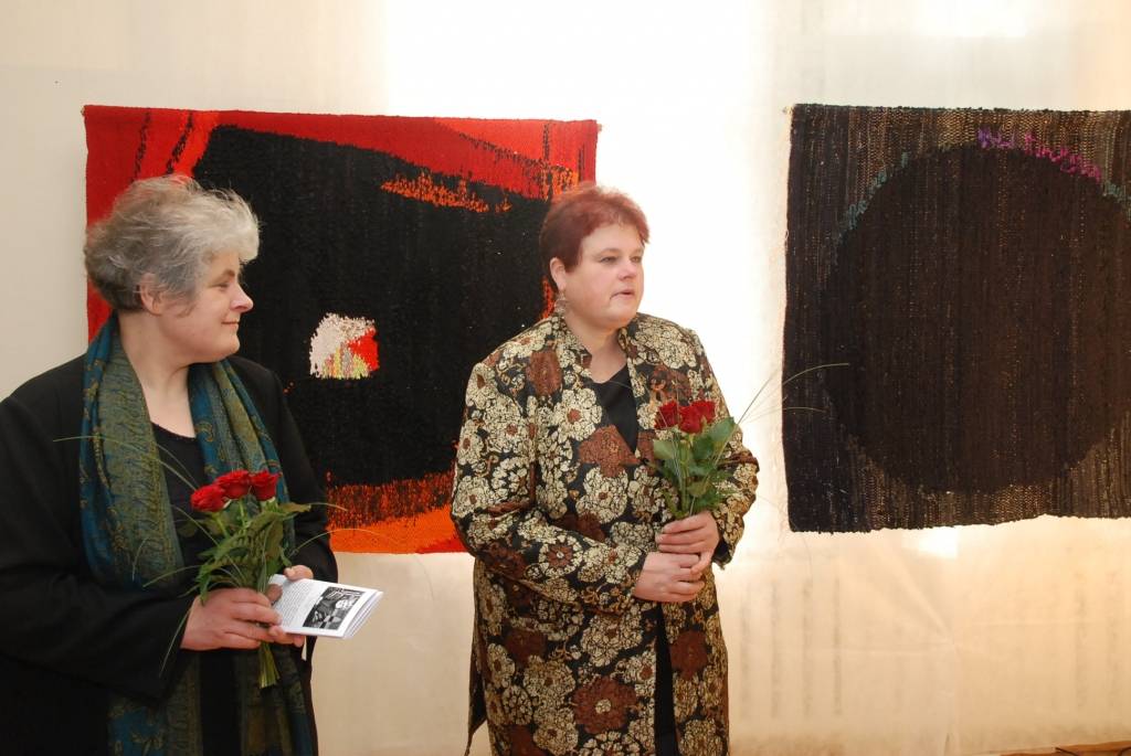 Piektdien, 9. oktobrī, Liepājas muzejā tika atklāta mākslinieces Annas Eltermanes 80. jubilejas izstāde "Arī cipresēm ir jāapsnieg", kas, šogad apraujoties mākslinieces dzīvei, kļuvusi par piemiņas izstādi. Izstādi plānojusi un darbus tai...
Autors: "Rekurzeme", portāls