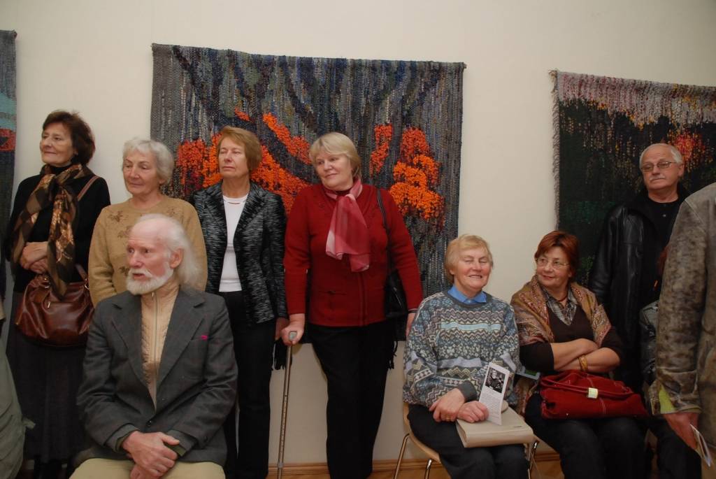 Piektdien, 9. oktobrī, Liepājas muzejā tika atklāta mākslinieces Annas Eltermanes 80. jubilejas izstāde "Arī cipresēm ir jāapsnieg", kas, šogad apraujoties mākslinieces dzīvei, kļuvusi par piemiņas izstādi. Izstādi plānojusi un darbus tai...
Autors: "Rekurzeme", portāls