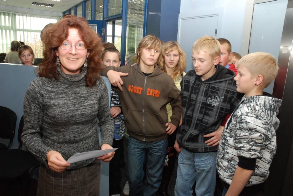 Šodien, 8. oktobrī, laikraksta "Kursas Laiks" redakcijā viesojās Krotes pamatskolas 5. un 9. klases skolēni un skolotājas.
Autors: Uldis Dobelis