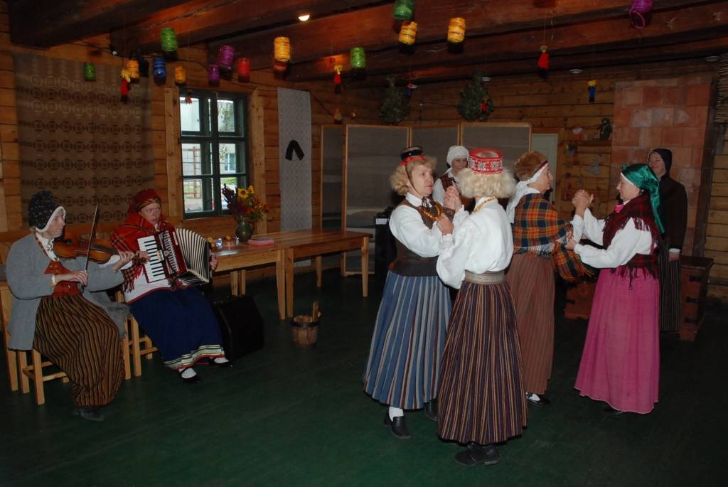 Otrdien, 29. septembrī, Liepājas folkloras centrā "Namīns" tika svinēta Miķeļdiena.
Autors: Uldis Dobelis