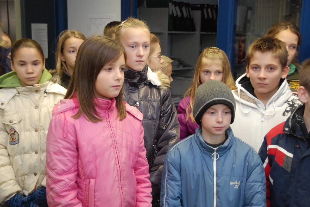 Šodien, 27. novembrī, laikraksta "Kursas Laiks" un portāla "Rekurzeme.lv" redakcijā viesojās Pāvilostas vidusskolas 6. klases audzēkņi klases audzinātājas Allas Lācītes vadībā. 

Skolēni vēlējās zināt, kā strādā žurnālisti, kā top avīze un...