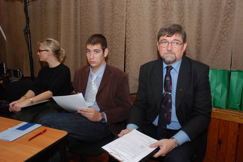 Liepājā noticis konkursa "Profs 2009" Kurzemes reģiona pusfināls. 11. decembrī uz konkursa “Profs 2009” finālu Bulduros dosies topošās sekretāres no Rīgas Tehniskās universitātes Liepājas filiāles Profesionālās vidusskolas 4. kursa....