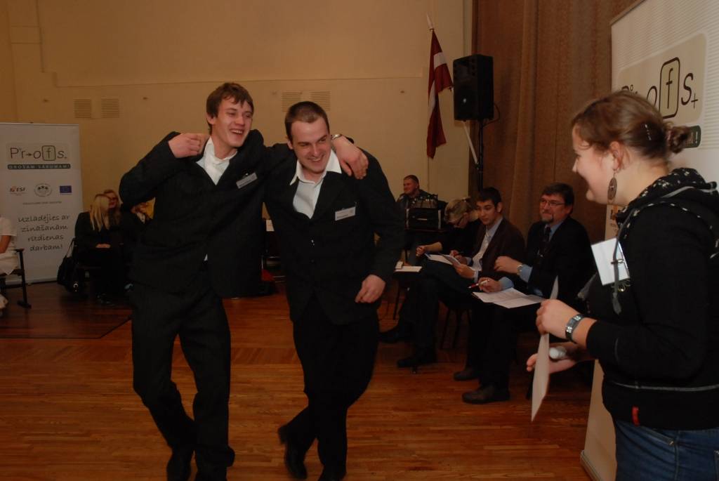 Liepājā noticis konkursa "Profs 2009" Kurzemes reģiona pusfināls. 11. decembrī uz konkursa “Profs 2009” finālu Bulduros dosies topošās sekretāres no Rīgas Tehniskās universitātes Liepājas filiāles Profesionālās vidusskolas 4. kursa....