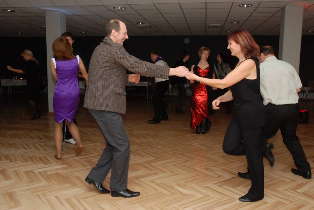 17. novembra vakarā balle notika Liepājas Olimpiskā centra Tango zālē. Balli spēlē grupa "Veldze", balli organizēja biedrība "Kultūras aktīvistu apvienība "OPĀ"".