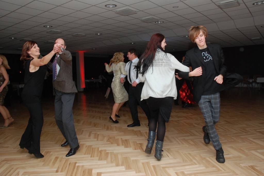 17. novembra vakarā balle notika Liepājas Olimpiskā centra Tango zālē. Balli spēlē grupa "Veldze", balli organizēja biedrība "Kultūras aktīvistu apvienība "OPĀ"".