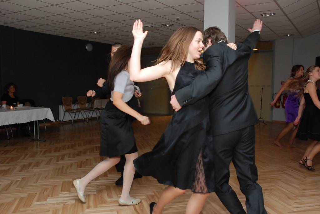 17. novembra vakarā balle notika Liepājas Olimpiskā centra Tango zālē. Balli spēlē grupa "Veldze", balli organizēja biedrība "Kultūras aktīvistu apvienība "OPĀ"".
