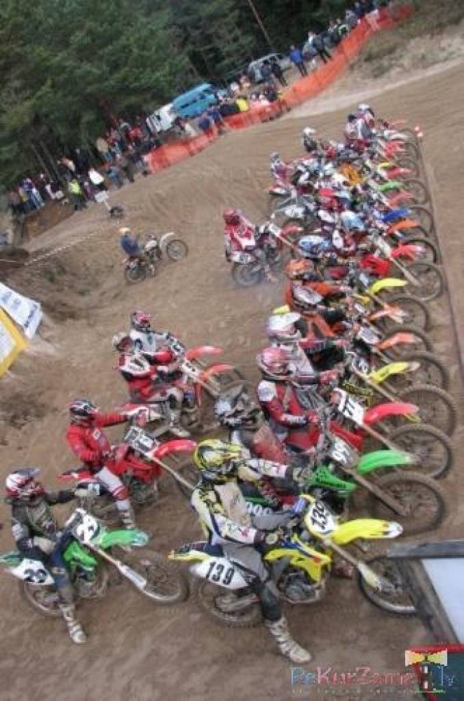 Vairāk nekā 80 sportistu Jūrkalnē piedalījās grobiņnieka Laura Freiberga rīkotājā motokrosā "Dzintarkrasta kauss". Nākamās sacensības paredzētas 5. decembrī Ventspils rajonā Zirās, Apfelbauma mototrasē.
Autors: Uldis Dobelis