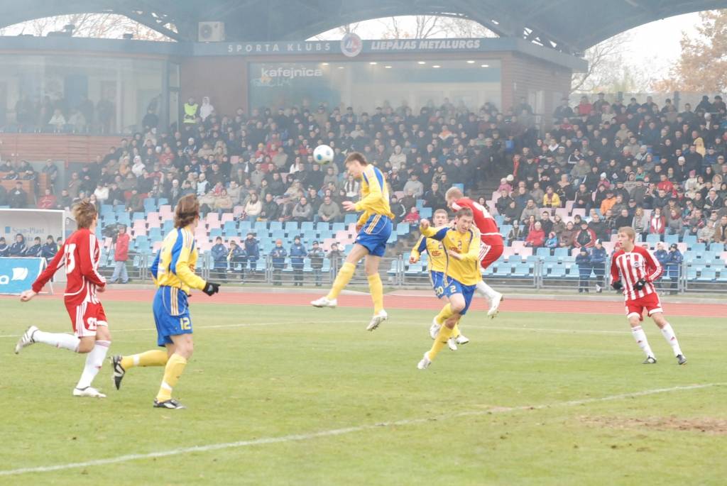 Latvijas futbola čempionāta - "LMT Virslīgas" - mačā svētdien klubs "Liepājas metalurgs" savā laukumā cīnījās neizšķirti 1:1 (0:1) ar pēdējo trīs sezonu valsts čempionvienību "Ventspils", jau priekšpēdējā spēļu kārtā nodrošinot Latvijas...
