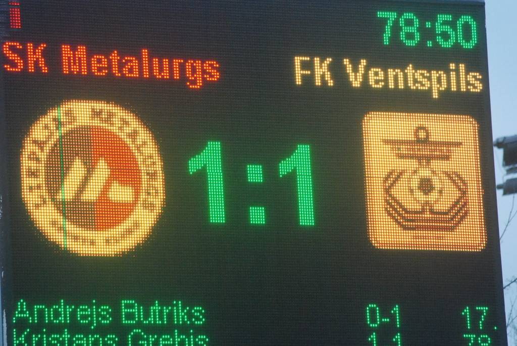 Latvijas futbola čempionāta - "LMT Virslīgas" - mačā svētdien klubs "Liepājas metalurgs" savā laukumā cīnījās neizšķirti 1:1 (0:1) ar pēdējo trīs sezonu valsts čempionvienību "Ventspils", jau priekšpēdējā spēļu kārtā nodrošinot Latvijas...