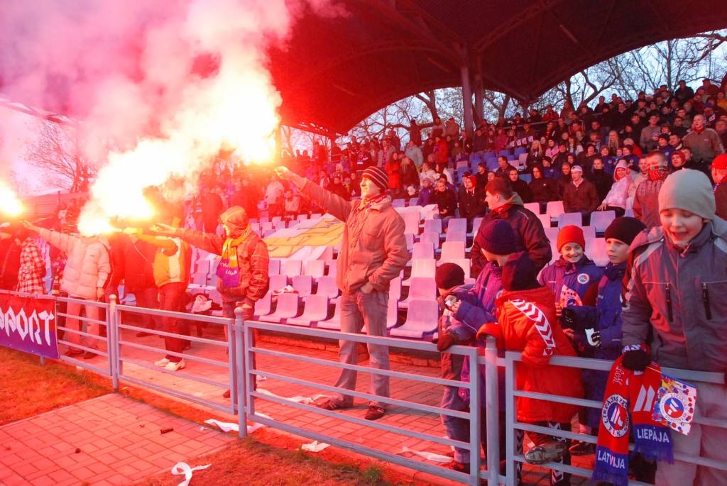 Latvijas futbola čempionāta - "LMT Virslīgas" - mačā svētdien klubs "Liepājas metalurgs" savā laukumā cīnījās neizšķirti 1:1 (0:1) ar pēdējo trīs sezonu valsts čempionvienību "Ventspils", jau priekšpēdējā spēļu kārtā nodrošinot Latvijas...