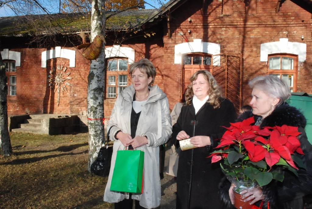 Piektdien Karostā atklāja interešu centru “Ritums”, kas ir nodibinājuma “Liepājas Novada fonds” un nevalstiskās organizācijas “Ritums” jaunais sadarbības projekts.

Kādreizējā policijas iecirkņa telpas izremontētas ar centra entuziastu un...
Autors: "Rekurzeme", portāls