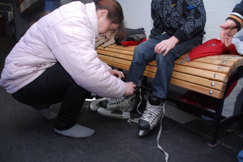 Šodien, 29. decembrī, bērniem no sociāli neaizsargātām ģimenēm Liepājā bija iespēja par brīvu slidot Liepājas Ledus hallē un noskatīties animācijas filmu, informē Liepājas pilsētas domes sabiedrisko attiecību speciāliste Gunta...