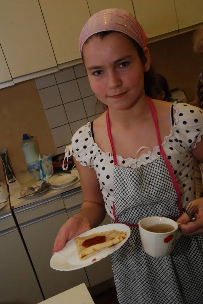 Jau devīto gadu Kapsēdes pamatskolā ir tradīcija tumšajā ziemas laikā atrast brīdi, lai iepriecinātu cits citu. Arī šogad neilgi pirms Lūcijas dienas skolas mājturības kabinets pārtapis par gaismas un omulības saliņu, kur ikviens varēja...