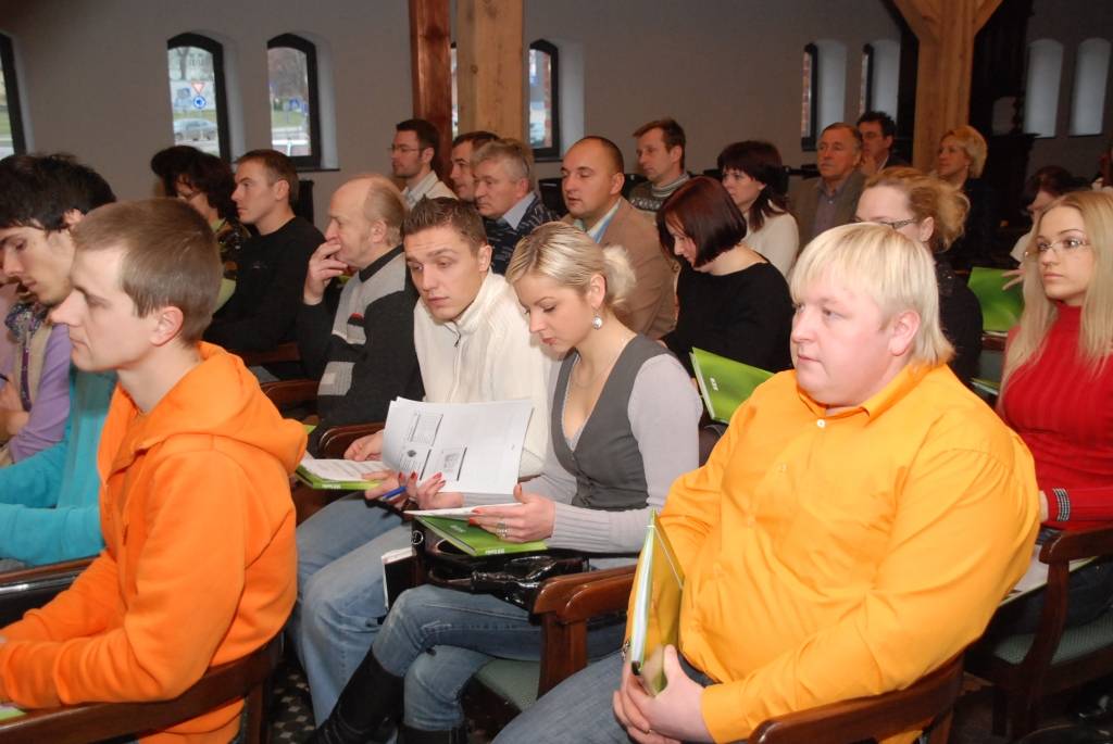 Kurzemes Biznesa inkubatora seminārs mazajiem un vidējiem komersantiem pulcēja vairāk nekā simts interesentu. Viņi uzzināja par Latvijas Investīciju un attīstības aģentūras lomu uzņēmējdarbības veicināšanā, Biznesa inkubatora sniegtajām...
Autors: Anita Platace
