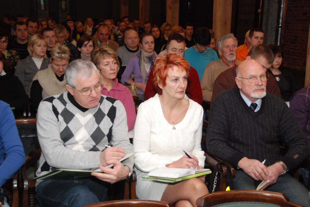 Kurzemes Biznesa inkubatora seminārs mazajiem un vidējiem komersantiem pulcēja vairāk nekā simts interesentu. Viņi uzzināja par Latvijas Investīciju un attīstības aģentūras lomu uzņēmējdarbības veicināšanā, Biznesa inkubatora sniegtajām...
Autors: Anita Platace