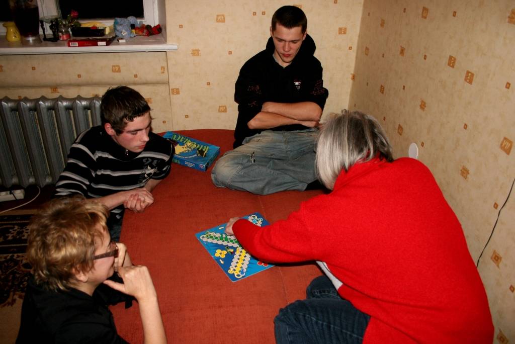 Ar Liepājas dzejnieces Janas Egles uzvaru sestdien, 23. janvārī, Liepājā noslēdzās Uldiņkausa riču račā 2009 trešais posms. J. Egle ir līdere turnīra kopvērtējumā, pirms pēdējā posma savu tuvāko sekotāju Mārci Dobeli apsteidzot par...
Autors: Uldis Dobelis
