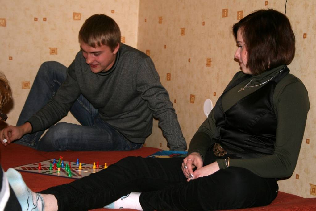 Ar Liepājas dzejnieces Janas Egles uzvaru sestdien, 23. janvārī, Liepājā noslēdzās Uldiņkausa riču račā 2009 trešais posms. J. Egle ir līdere turnīra kopvērtējumā, pirms pēdējā posma savu tuvāko sekotāju Mārci Dobeli apsteidzot par...
Autors: Uldis Dobelis