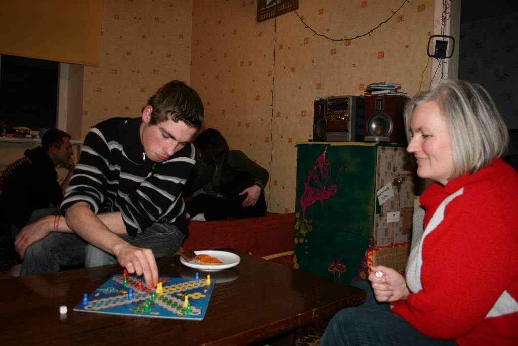 Ar Liepājas dzejnieces Janas Egles uzvaru sestdien, 23. janvārī, Liepājā noslēdzās Uldiņkausa riču račā 2009 trešais posms. J. Egle ir līdere turnīra kopvērtējumā, pirms pēdējā posma savu tuvāko sekotāju Mārci Dobeli apsteidzot par...
Autors: Uldis Dobelis
