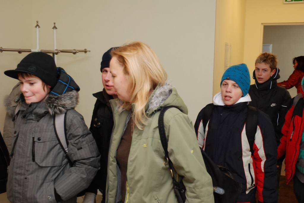 Literāts Māris Bērziņš ieradās Liepājā, lai iepazīstināti skolēnus ar savām grāmatām. Tikšanās dalībnieki teic – rakstnieka daiļrade ir patīkams atklājums. Bibliotēkā “Vecliepājas Rūķis” grāmatas “Resnais svešinieks jeb 5.a klases...