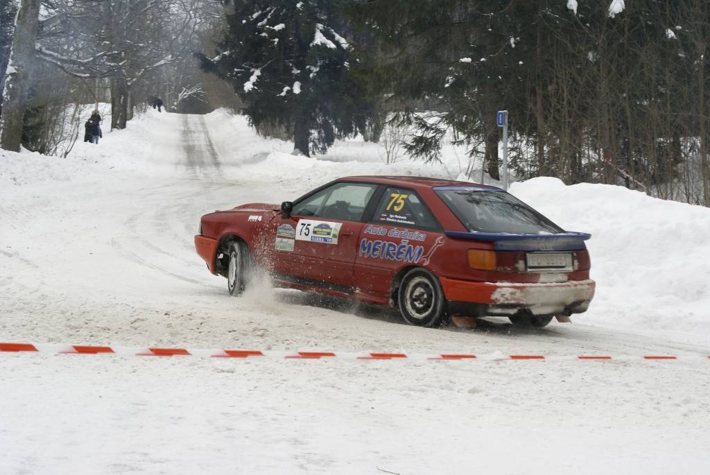 13. un 14. februārī Gulbenes apkaimes ceļos notika Latvijas autorallija čempionāta otrais posms - rallijs "Sarma 2010". Tajā uz starta izgāja vairāk nekā 100 ekipāžas, uzvarētājus noskaidrojot lielajā rallijā, rallijsprintā un...
Autors: Uldis Dobelis