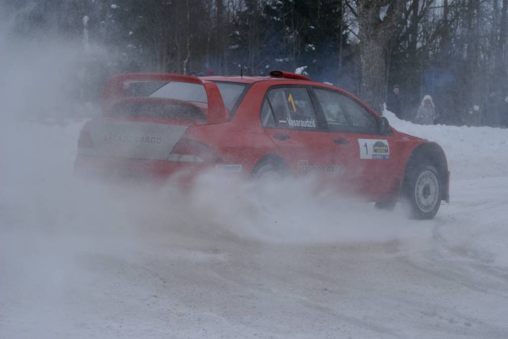 13. un 14. februārī Gulbenes apkaimes ceļos notika Latvijas autorallija čempionāta otrais posms - rallijs "Sarma 2010". Tajā uz starta izgāja vairāk nekā 100 ekipāžas, uzvarētājus noskaidrojot lielajā rallijā, rallijsprintā un...
Autors: Uldis Dobelis