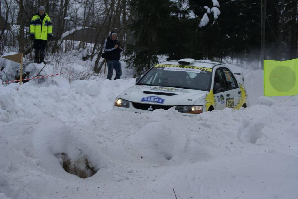 13. un 14. februārī Gulbenes apkaimes ceļos notika Latvijas autorallija čempionāta otrais posms - rallijs "Sarma 2010". Tajā uz starta izgāja vairāk nekā 100 ekipāžas, uzvarētājus noskaidrojot lielajā rallijā, rallijsprintā un...
Autors: Uldis Dobelis