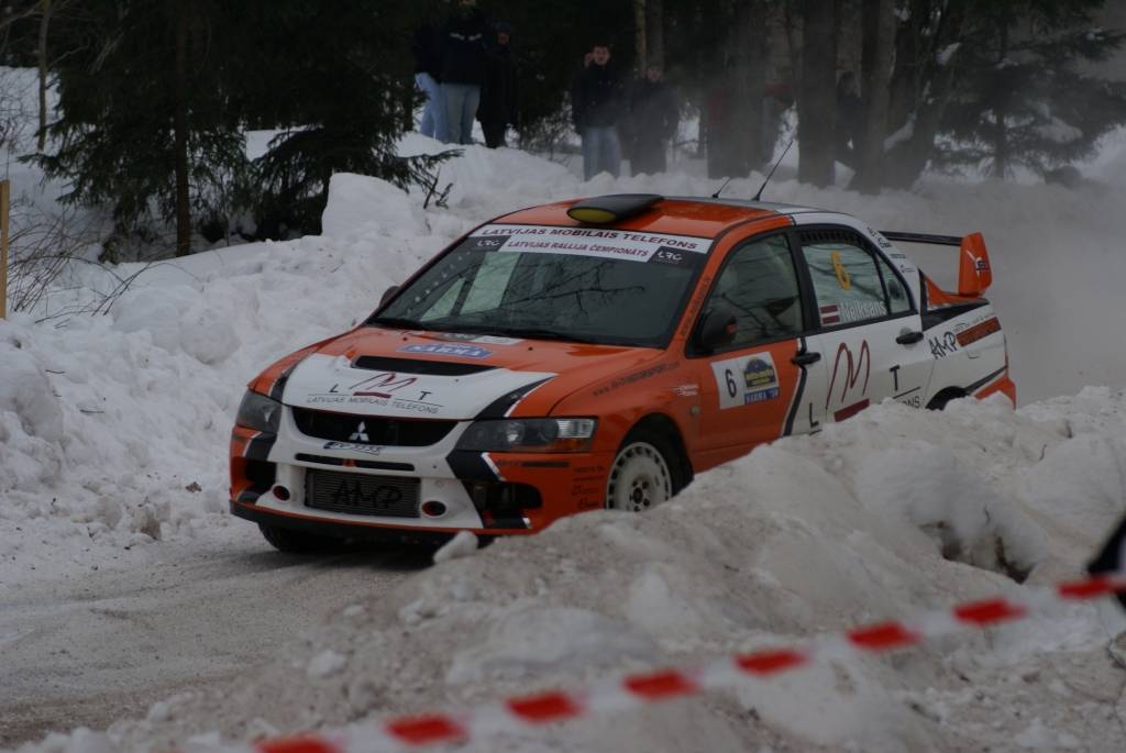 13. un 14. februārī Gulbenes apkaimes ceļos notika Latvijas autorallija čempionāta otrais posms - rallijs "Sarma 2010". Tajā uz starta izgāja vairāk nekā 100 ekipāžas, uzvarētājus noskaidrojot lielajā rallijā, rallijsprintā un...
Autors: Uldis Dobelis