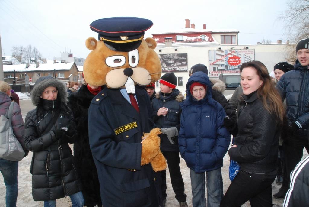 Šodien, 11. februārī, tāpat kā visā Eiropā, arī Liepājā tika atzīmēta "112" diena. To organizēja Valsts ugunsdzēsības un glābšanas dienests kopā ar Valsts policiju, Pašvaldības policiju, Neatliekamās medicīniskās palīdzības dienestu,...
