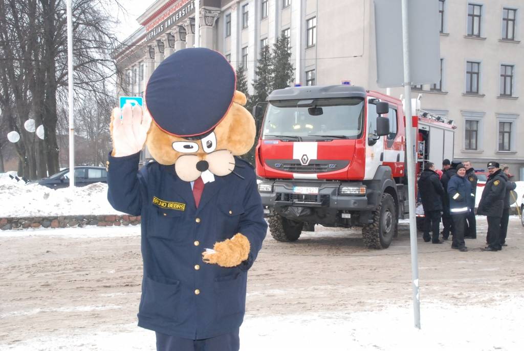 Šodien, 11. februārī, tāpat kā visā Eiropā, arī Liepājā tika atzīmēta "112" diena. To organizēja Valsts ugunsdzēsības un glābšanas dienests kopā ar Valsts policiju, Pašvaldības policiju, Neatliekamās medicīniskās palīdzības dienestu,...