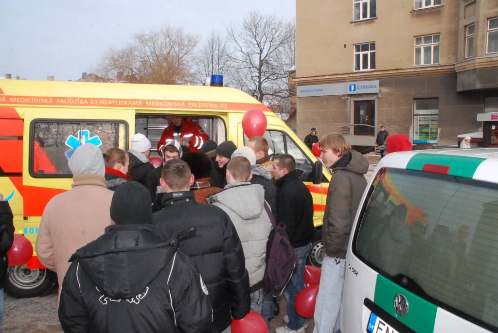 Šodien, 11. februārī, tāpat kā visā Eiropā, arī Liepājā tika atzīmēta "112" diena. To organizēja Valsts ugunsdzēsības un glābšanas dienests kopā ar Valsts policiju, Pašvaldības policiju, Neatliekamās medicīniskās palīdzības dienestu,...
