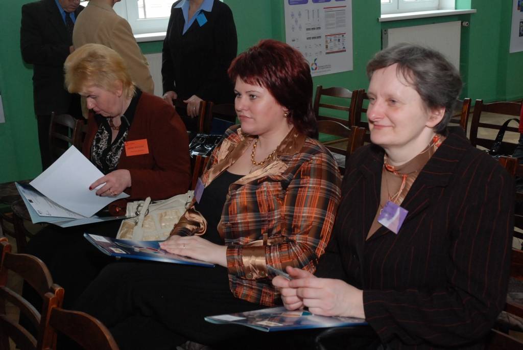Līdz 2011. gada augustam Latvijā risināsies Eiropas Sociālā fonda projekta “Dabaszinātnes un matemātika” aktivitātes. Projekta gaitā skolotāji mācās pielāgot mācību metodes mūsdienu prasībām, pievēršot pastiprinātu uzmanību radošai...
Autors: Iluta Dreimane