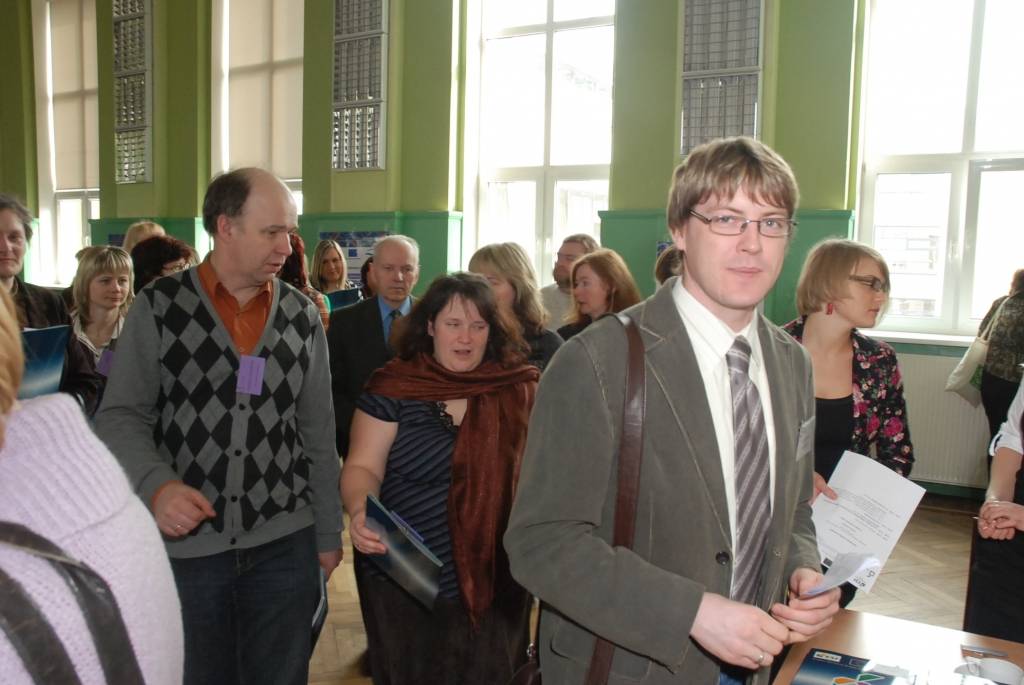 Līdz 2011. gada augustam Latvijā risināsies Eiropas Sociālā fonda projekta “Dabaszinātnes un matemātika” aktivitātes. Projekta gaitā skolotāji mācās pielāgot mācību metodes mūsdienu prasībām, pievēršot pastiprinātu uzmanību radošai...
Autors: Iluta Dreimane