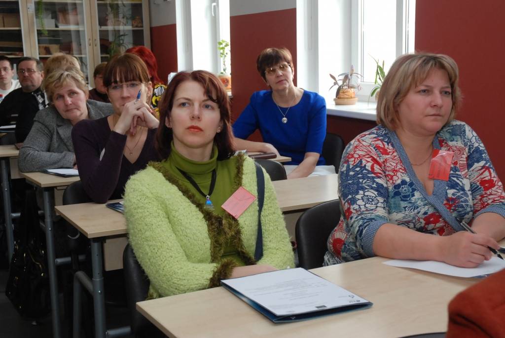 Līdz 2011. gada augustam Latvijā risināsies Eiropas Sociālā fonda projekta “Dabaszinātnes un matemātika” aktivitātes. Projekta gaitā skolotāji mācās pielāgot mācību metodes mūsdienu prasībām, pievēršot pastiprinātu uzmanību radošai...
Autors: Iluta Dreimane