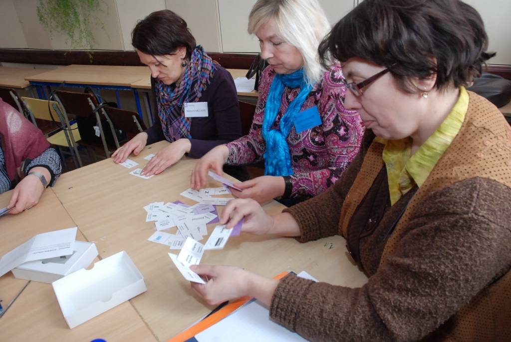 Līdz 2011. gada augustam Latvijā risināsies Eiropas Sociālā fonda projekta “Dabaszinātnes un matemātika” aktivitātes. Projekta gaitā skolotāji mācās pielāgot mācību metodes mūsdienu prasībām, pievēršot pastiprinātu uzmanību radošai...
Autors: Iluta Dreimane