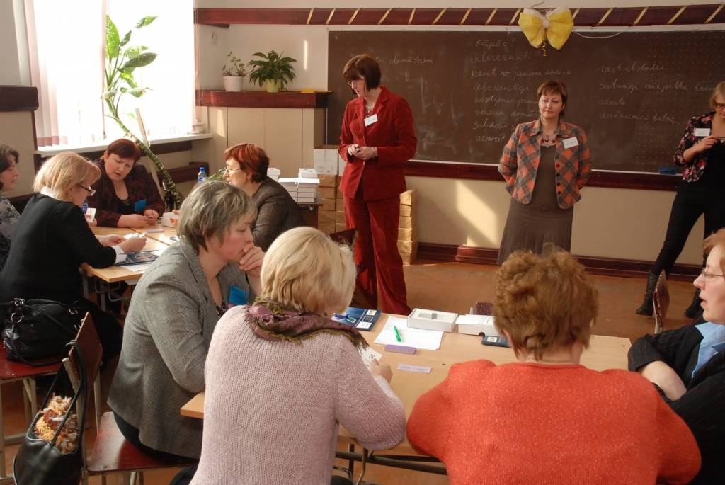 Līdz 2011. gada augustam Latvijā risināsies Eiropas Sociālā fonda projekta “Dabaszinātnes un matemātika” aktivitātes. Projekta gaitā skolotāji mācās pielāgot mācību metodes mūsdienu prasībām, pievēršot pastiprinātu uzmanību radošai...
Autors: Iluta Dreimane